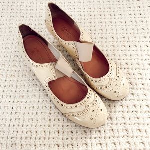 FRANCO SARTO Vintage Oxford Low Pump Heels Cream